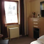 Dresdner Hohe Гостевой дом 3*