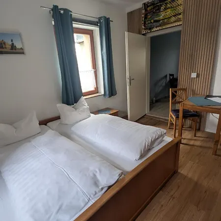 Dresdner Hoehe Penzion 3*