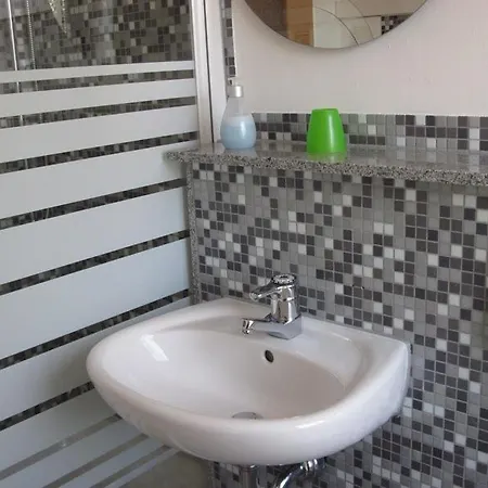 ゲストハウス Dresdner Hoehe