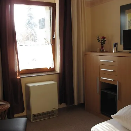 Dresdner Hoehe ゲストハウス 3*